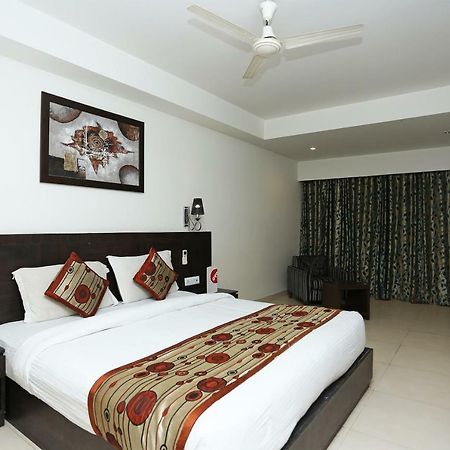 Capital O 3600 Hotel Royal Windsor Kāthgodām Exterior foto