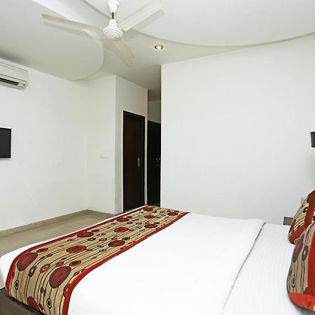 Capital O 3600 Hotel Royal Windsor Kāthgodām Exterior foto