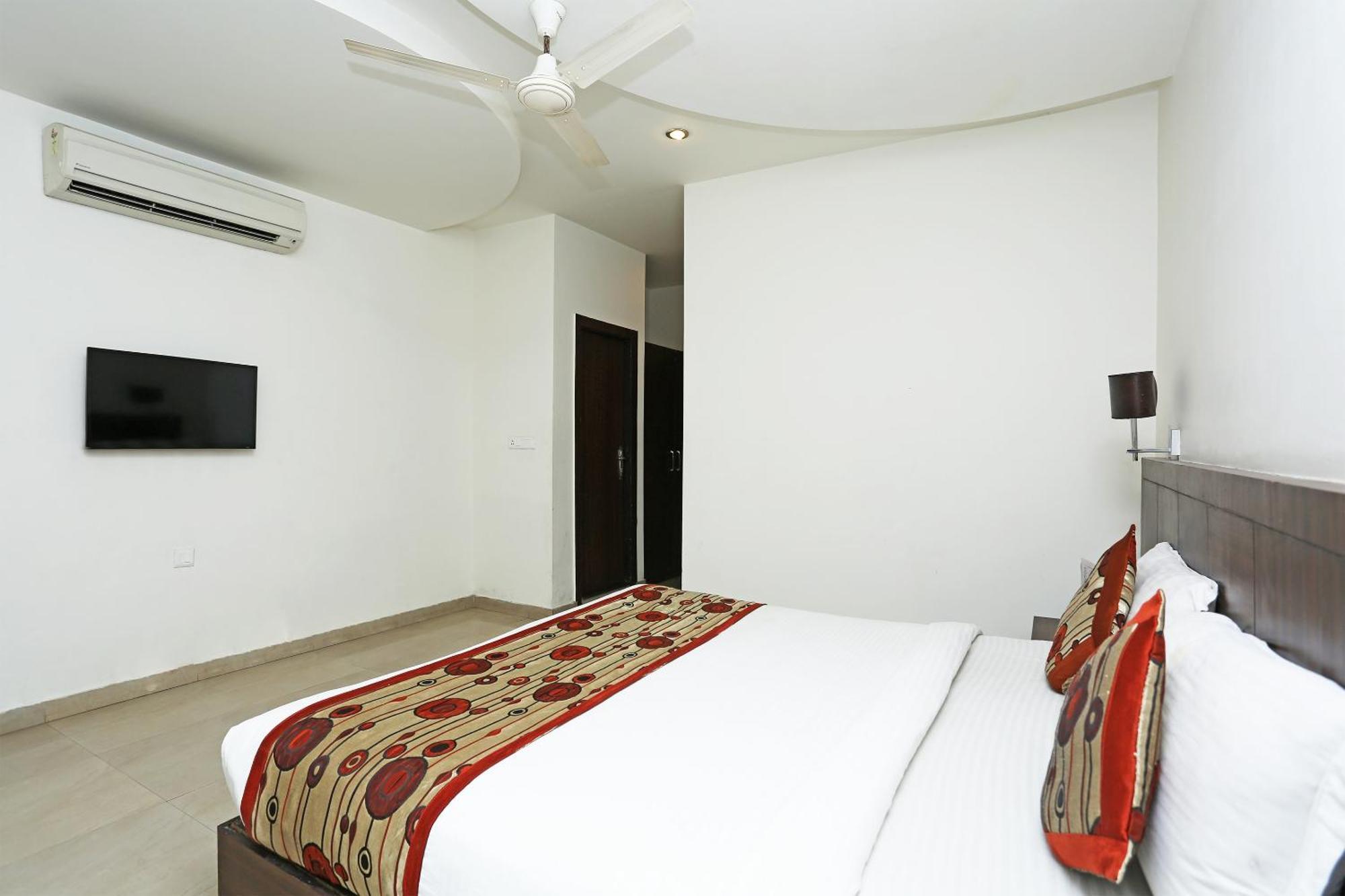 Capital O 3600 Hotel Royal Windsor Kāthgodām Exterior foto