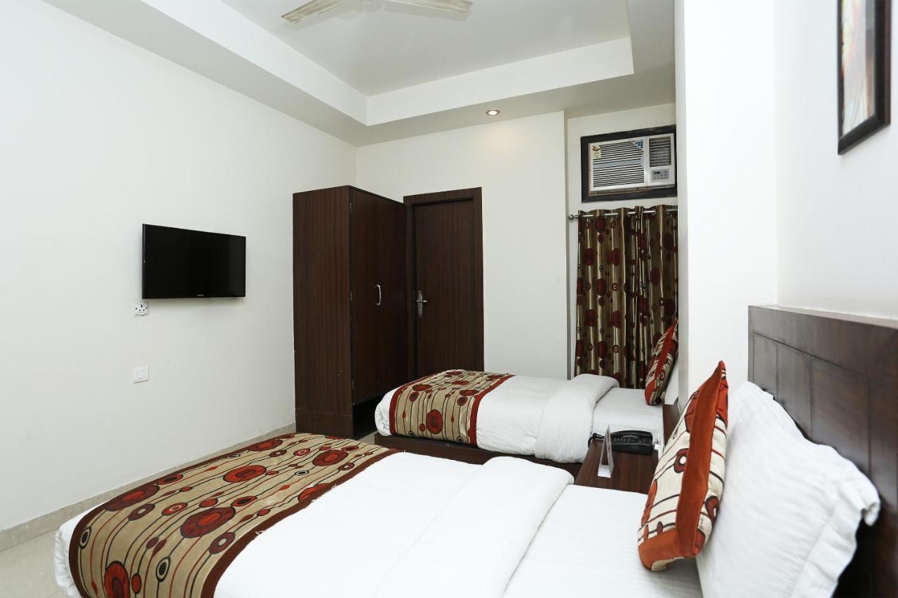 Capital O 3600 Hotel Royal Windsor Kāthgodām Exterior foto