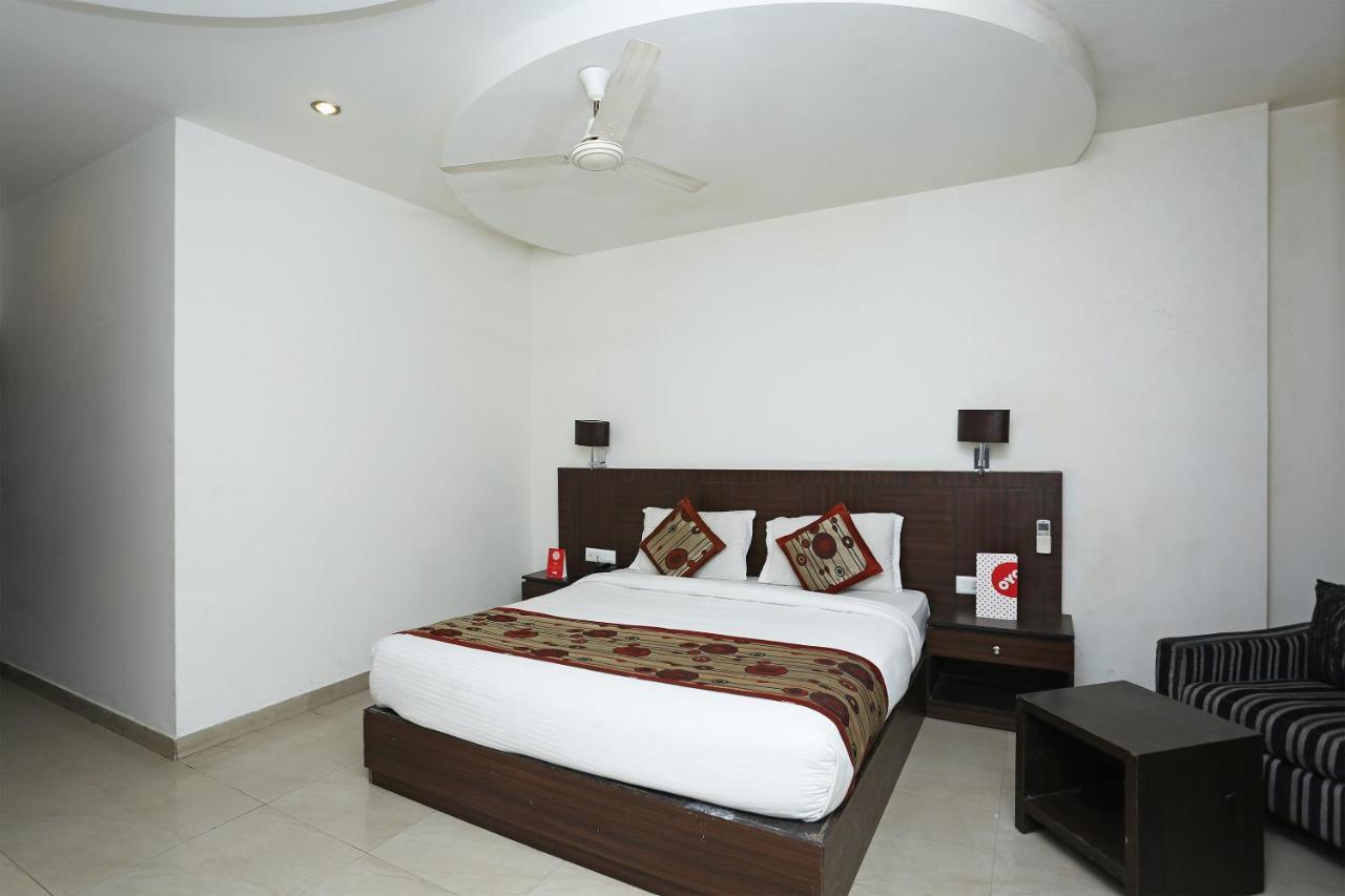 Capital O 3600 Hotel Royal Windsor Kāthgodām Exterior foto