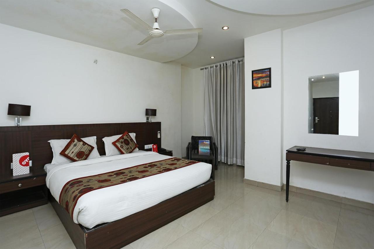 Capital O 3600 Hotel Royal Windsor Kāthgodām Exterior foto