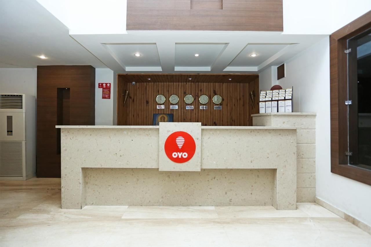 Capital O 3600 Hotel Royal Windsor Kāthgodām Exterior foto